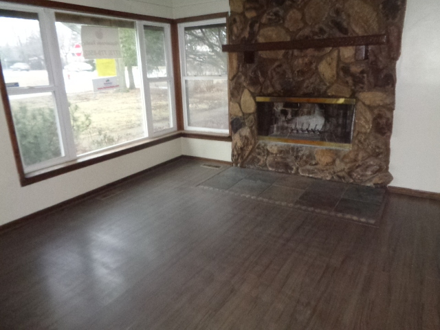 1255 183rd Street Homewood, IL 60430 - Photo 4 of 10 Gallery Image 4
