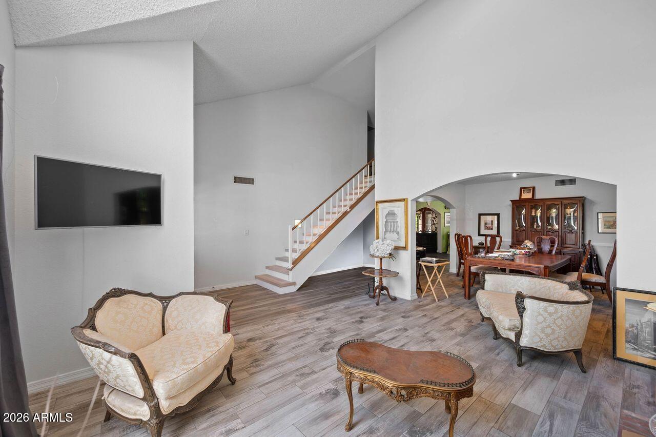 6416 West Shangri-la Road Glendale, AZ 85304 - Photo 6 of 28 Living Room