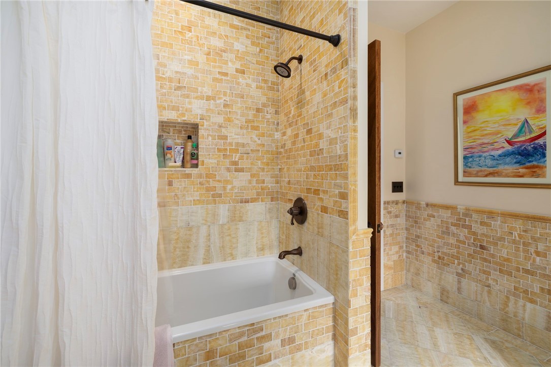 60 Old Beach Road Newport, RI 02840 - Photo 16 of 21