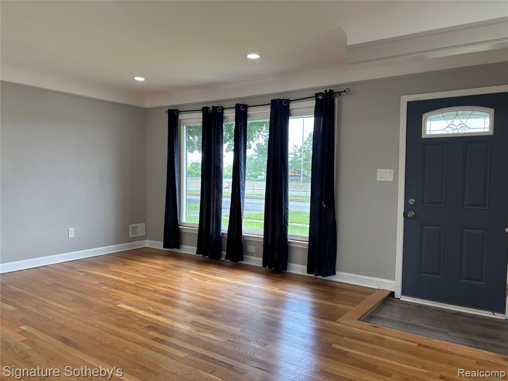 3170 Southfield Road Dearborn, MI 48124 - Photo 3 of 15