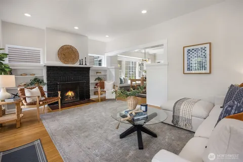 $1,375,000 | 2537 2nd Avenue West, Seattle, WA 98119