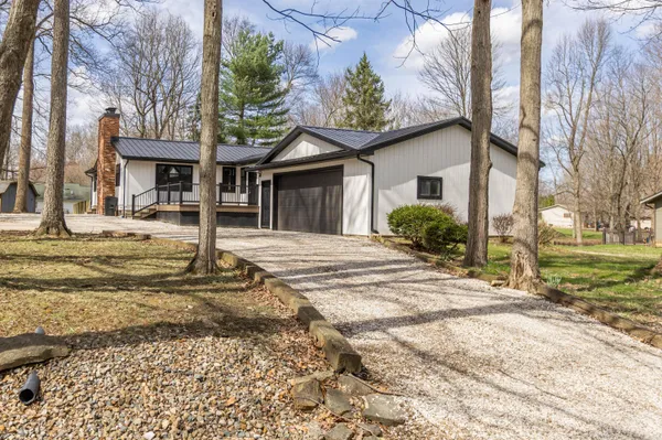 $329,500 | 828 Terrace View Drive, Howard, OH 43028