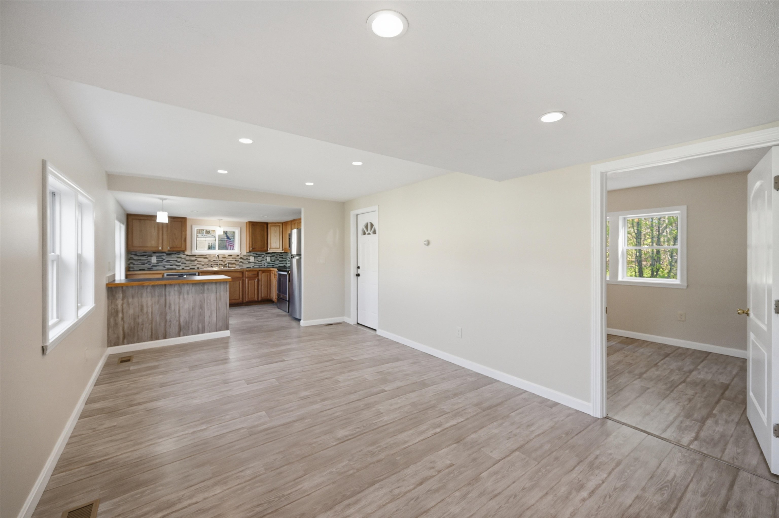 31 Page Road, Unit 14 Litchfield, NH 03052 - Photo 14 of 32