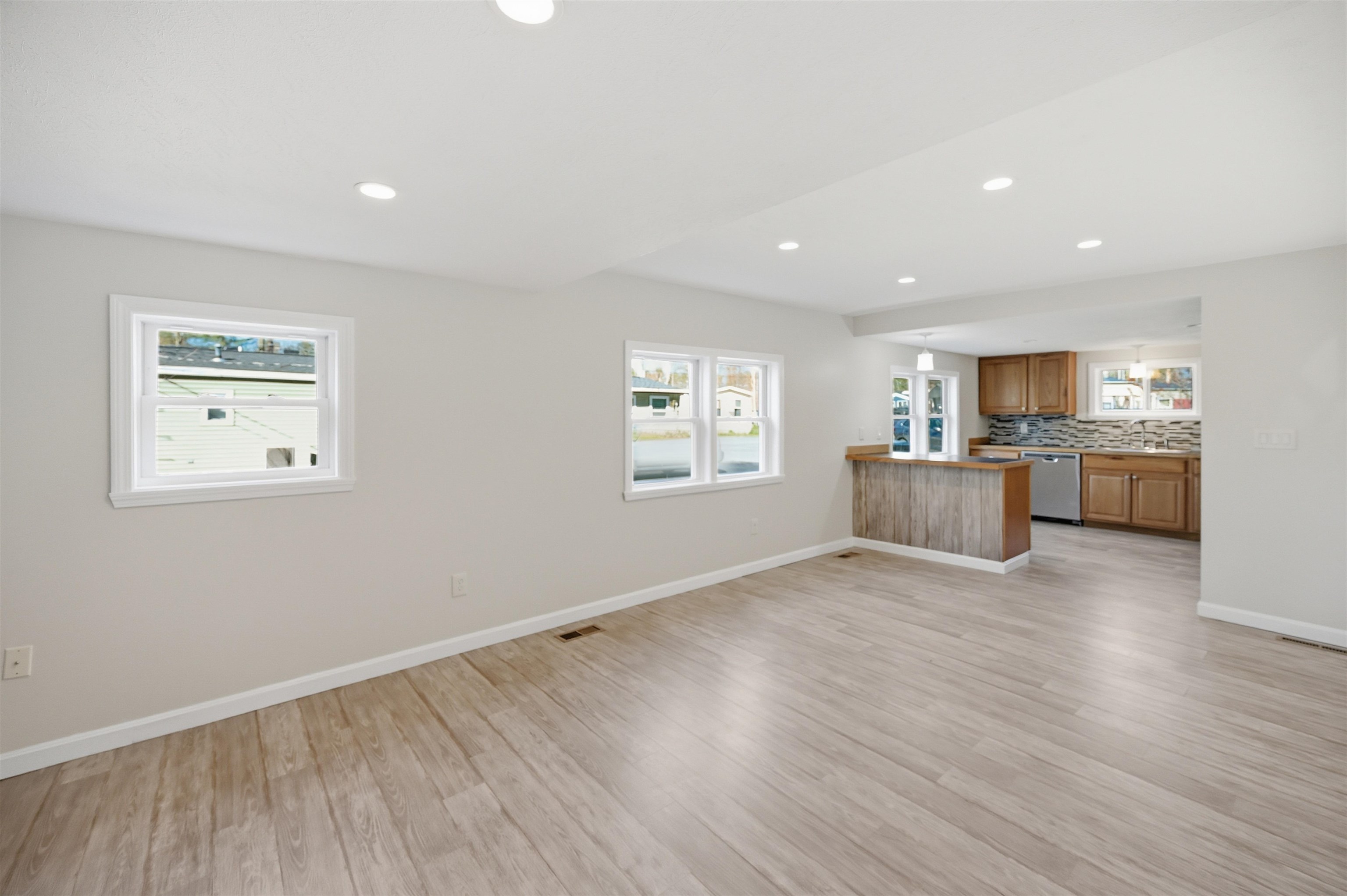 31 Page Road, Unit 14 Litchfield, NH 03052 - Photo 15 of 32