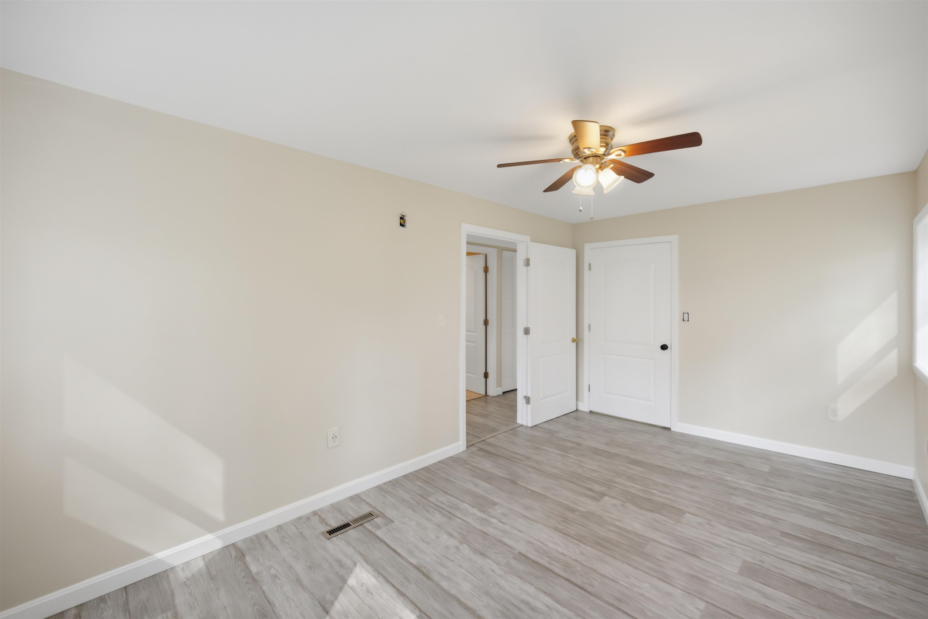 31 Page Road, Unit 14 Litchfield, NH 03052 - Photo 23 of 32
