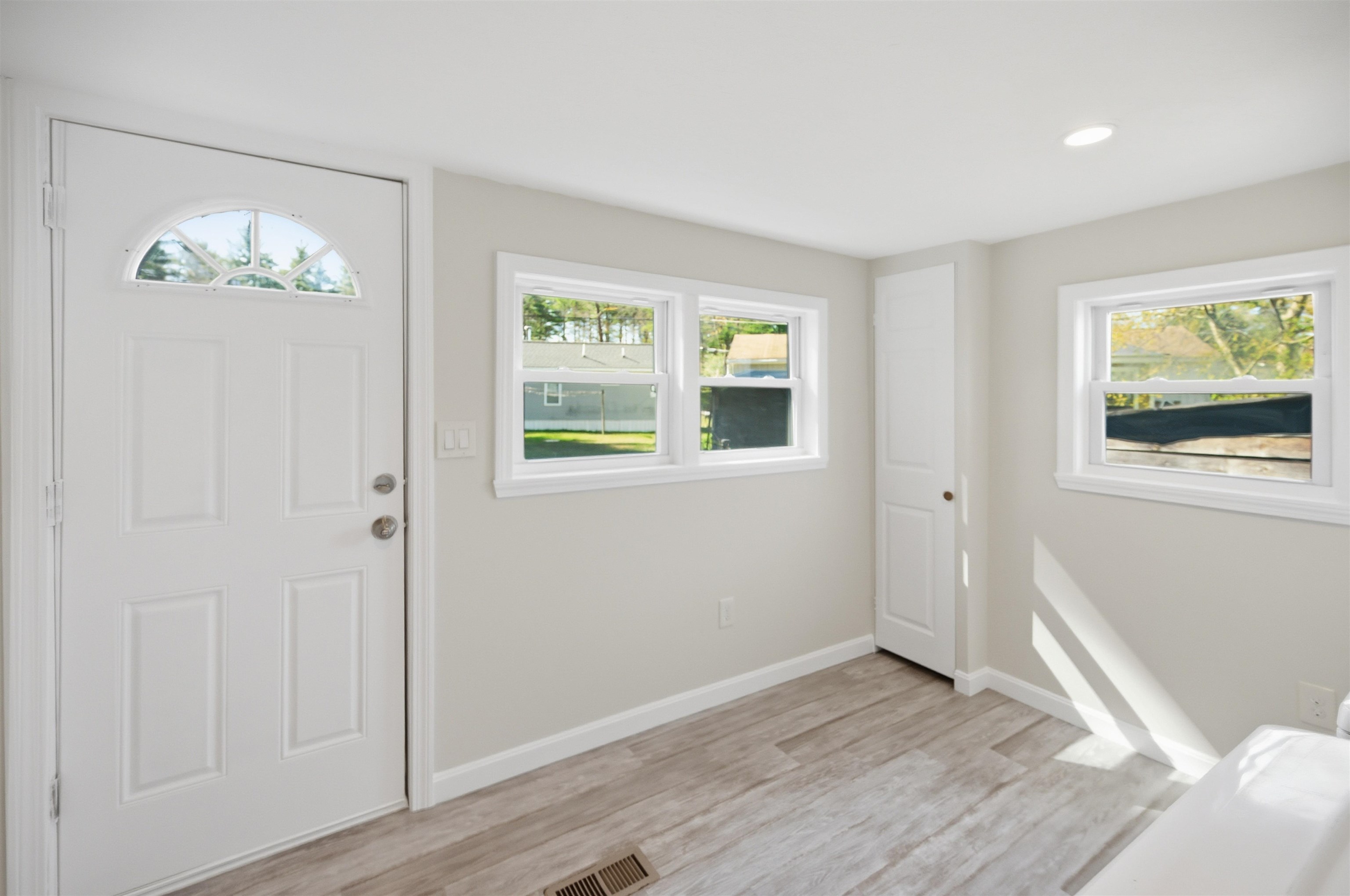 31 Page Road, Unit 14 Litchfield, NH 03052 - Photo 28 of 32