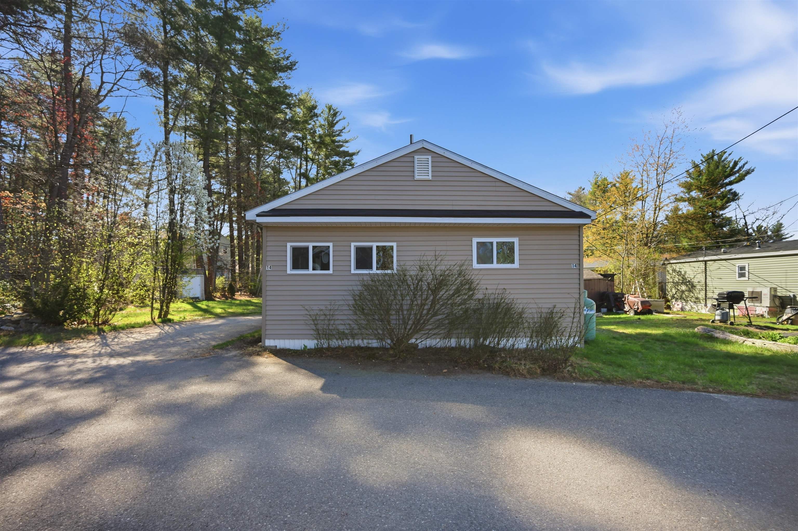 31 Page Road, Unit 14 Litchfield, NH 03052 - Photo 3 of 32