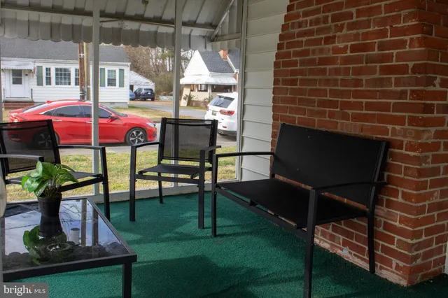 a view of yard with seating area