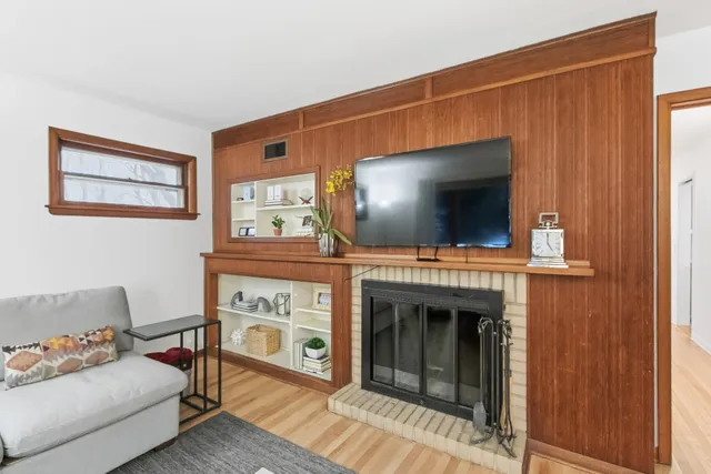 $675,000 | 555 Glen Drive, Madison, WI 53711