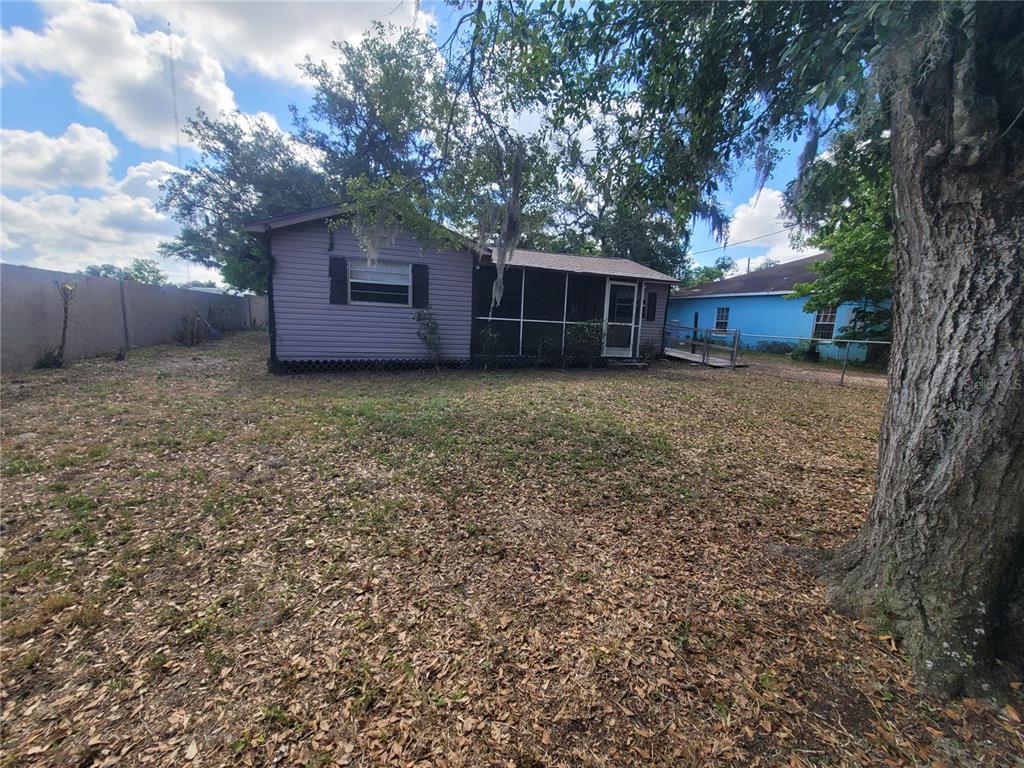 2831 North Valrico Road Seffner, FL 33584 - Photo 2 of 26