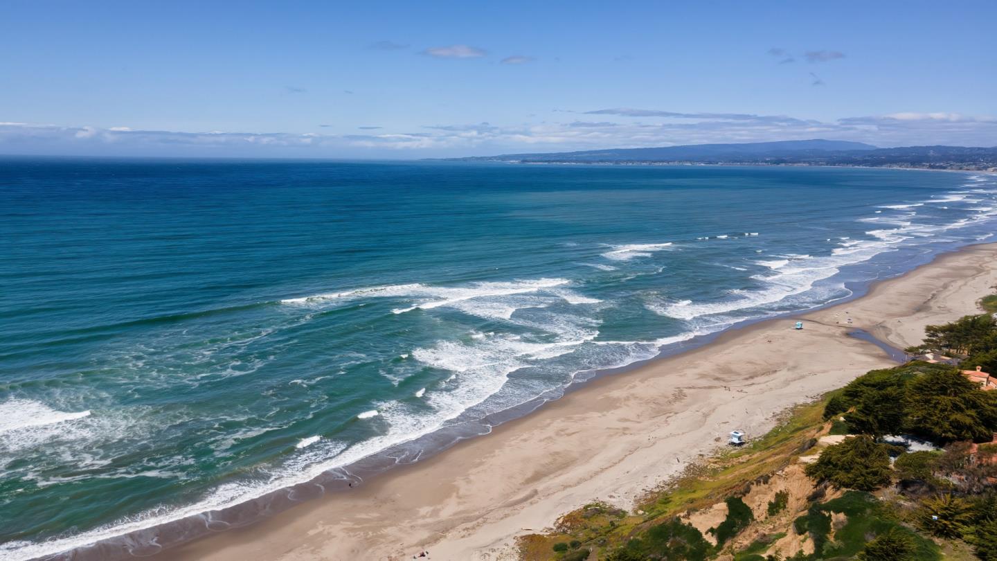 157 Oceanview Drive Watsonville, CA 95076 - Photo 22 of 25 a view of an ocean view