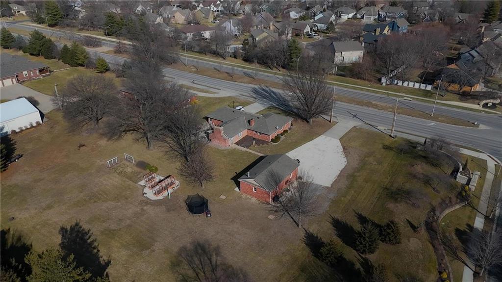 15590 Antioch Road Overland Park, KS 66221 - Photo 3 of 58