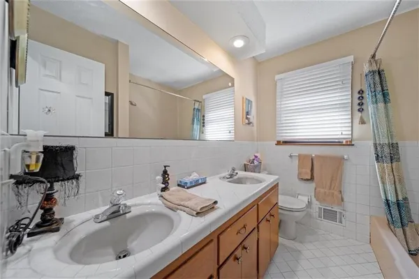 $895,000 | 15590 Antioch Road, Overland Park, KS 66221