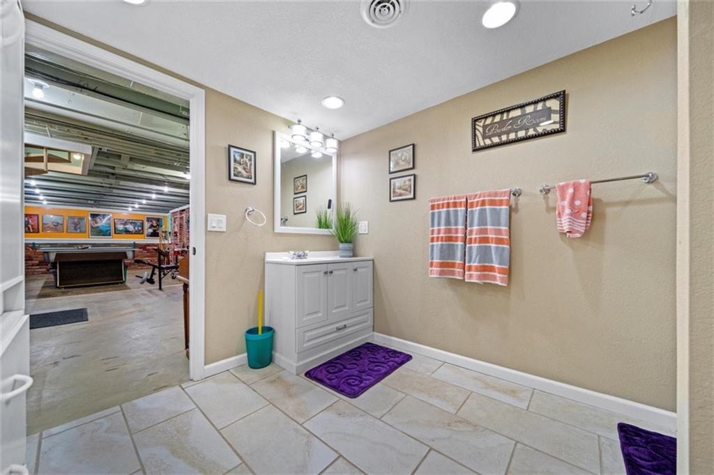 15590 Antioch Road Overland Park, KS 66221 - Photo 48 of 58