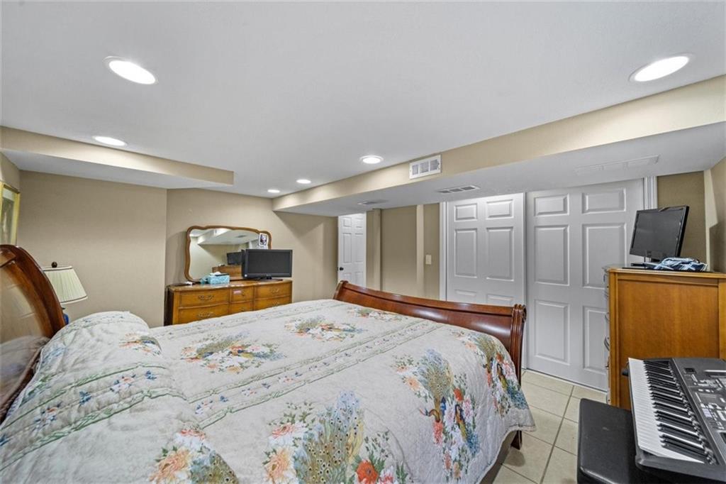 15590 Antioch Road Overland Park, KS 66221 - Photo 50 of 58