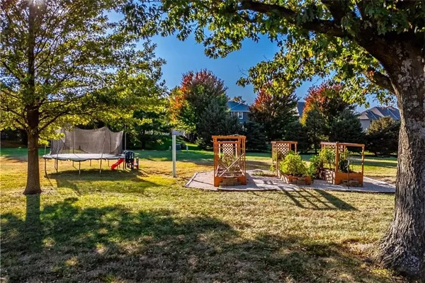 $895,000 | 15590 Antioch Road, Overland Park, KS 66221
