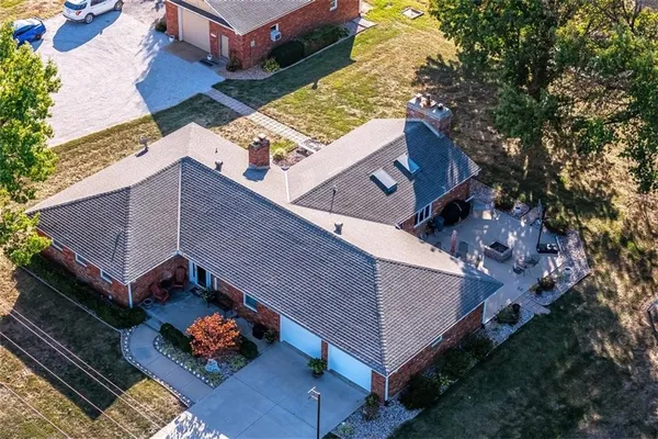 $895,000 | 15590 Antioch Road, Overland Park, KS 66221