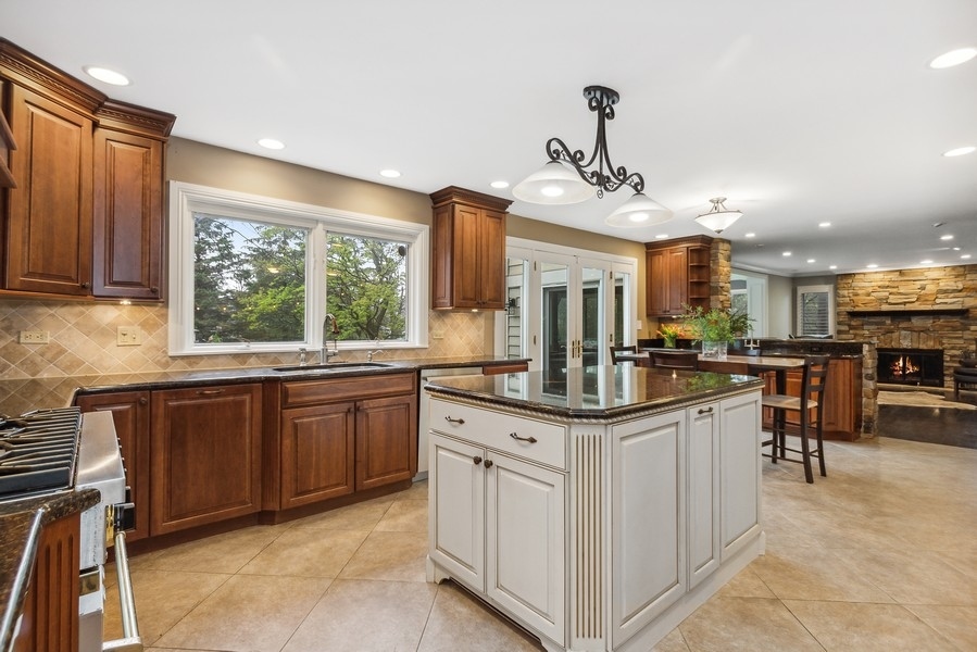 1680 South Ridge Road Lake Forest, IL 60045 - Photo 6 of 25 Gallery Image 6
