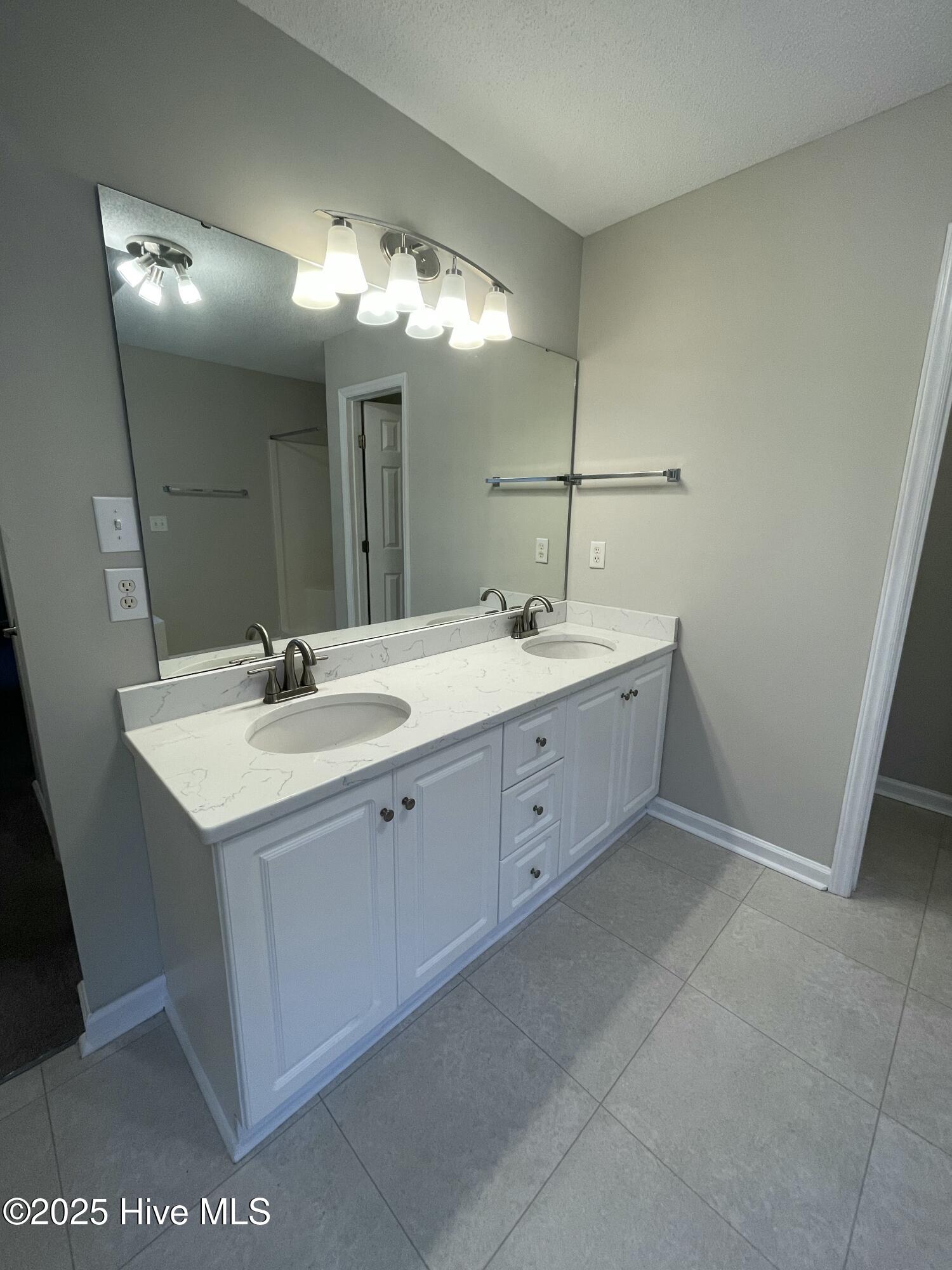 2597 Thackery Road, Unit E Greenville, NC 27858 - Photo 12 of 25 IMG_5904