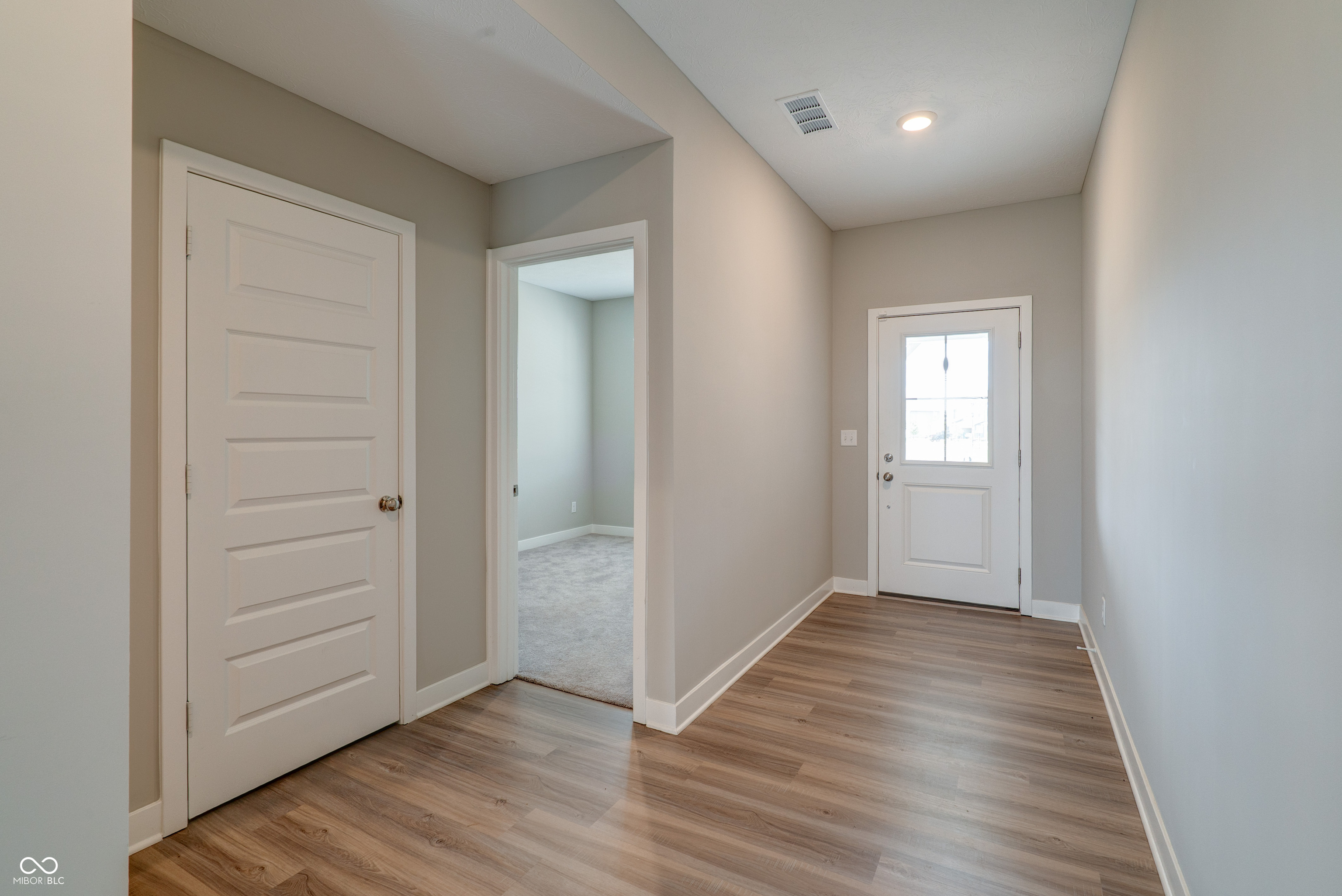 8626 Jeff Circle Brownsburg, IN 46112 - Photo 4 of 43