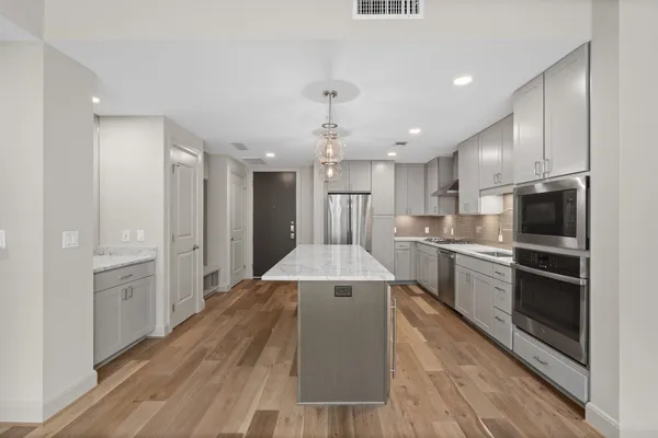 $2,724 | 2511 Willowick Road, Unit 651, Houston, TX 77027