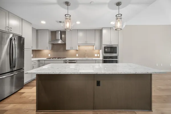 $2,724 | 2511 Willowick Road, Unit 651, Houston, TX 77027