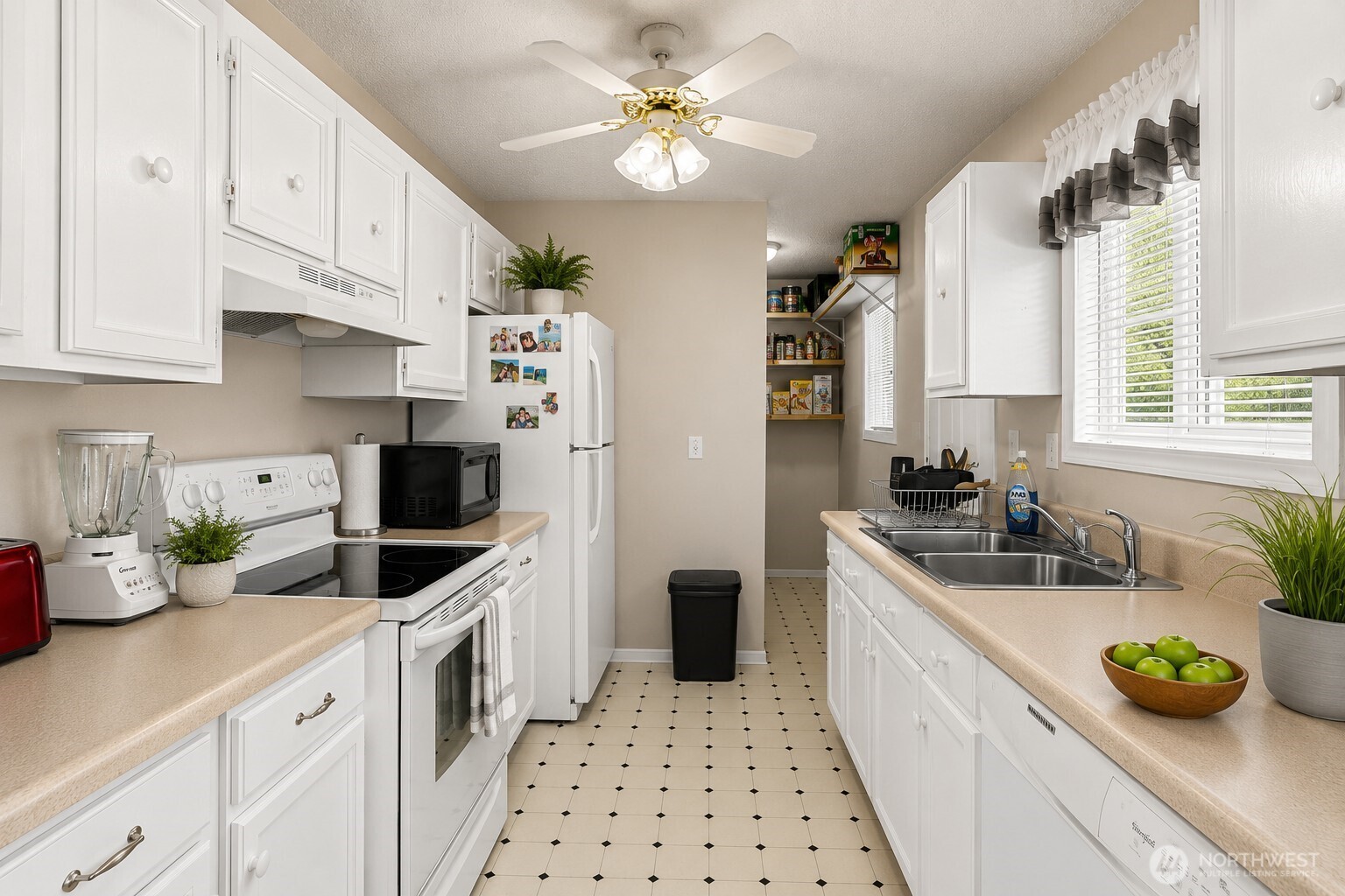 593 Rolfs Place East Wenatchee, WA 98802 - Photo 32 of 40