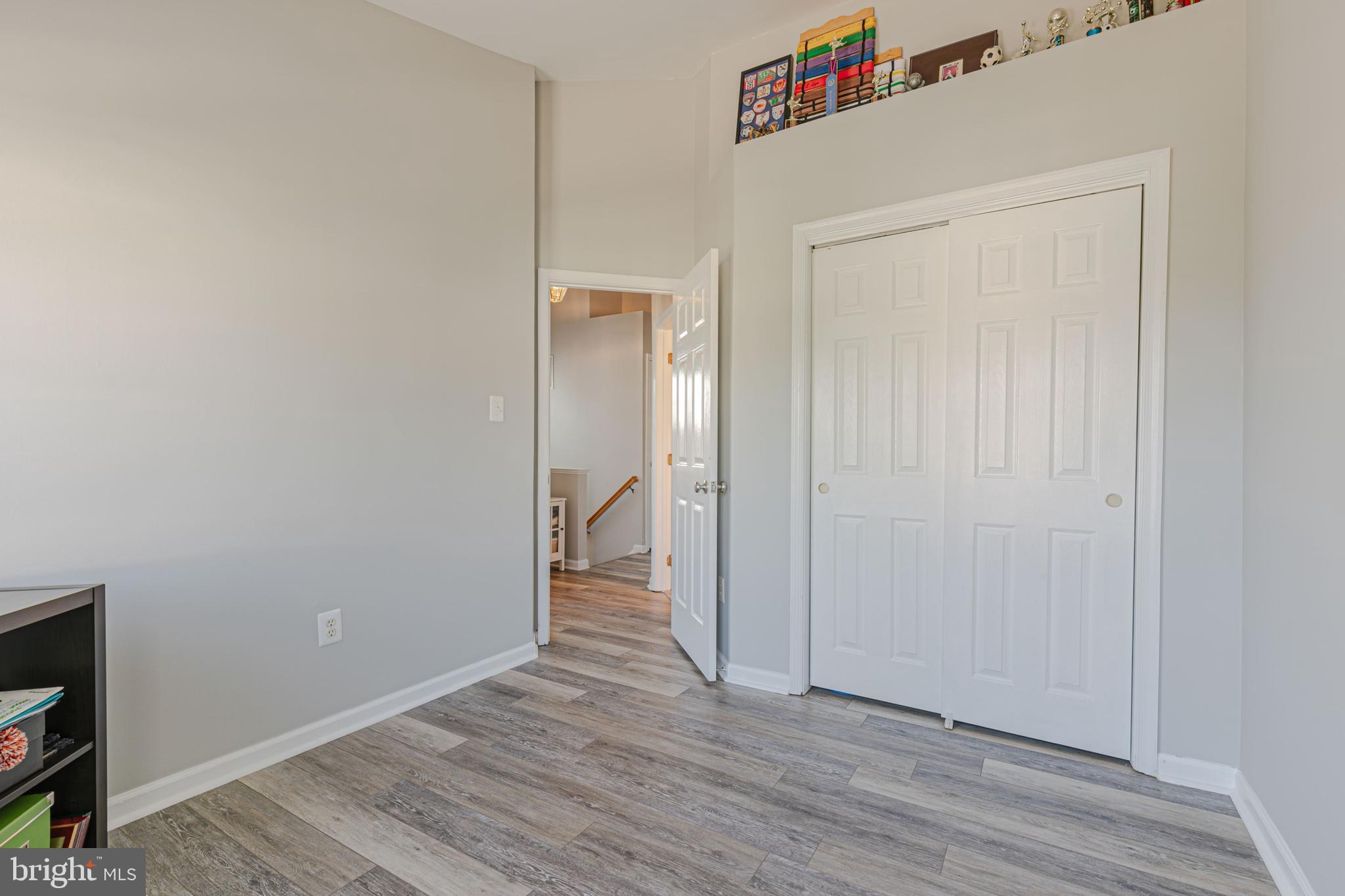 14813 Edman Road Centreville, VA 20121 - Photo 26 of 32 Bedroom 3 on Upper Level