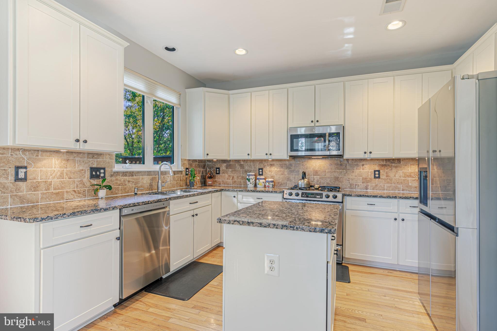 14813 Edman Road Centreville, VA 20121 - Photo 10 of 32 Gourmet Kitchen with Center Island and Gas Cooking
