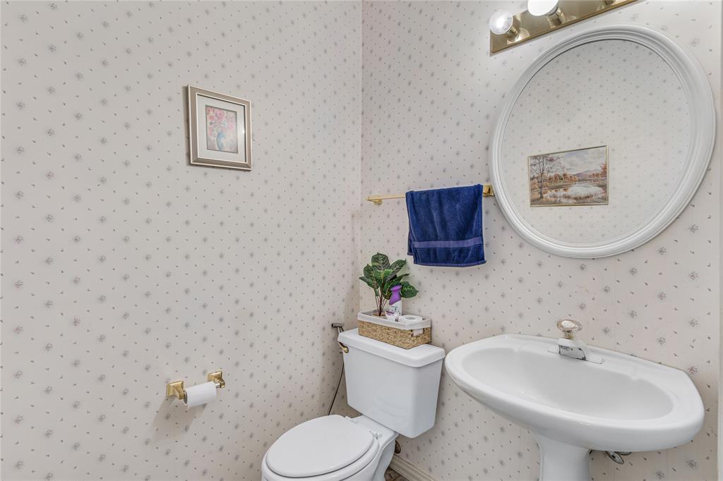 4105 Crest Ridge Drive Irving, TX 75061 - Photo 7 of 40