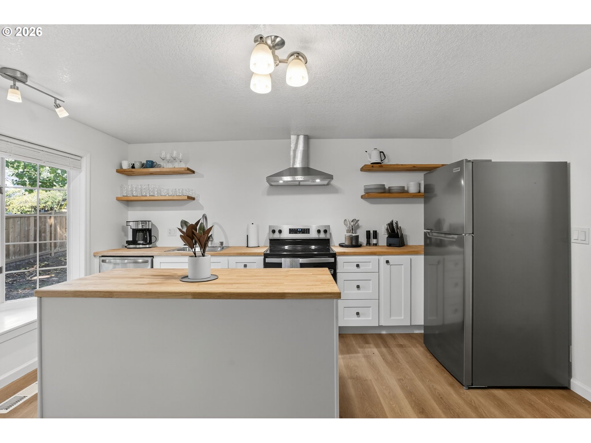 7385 Southwest Alden Street Portland, OR 97223 - Photo 16 of 48