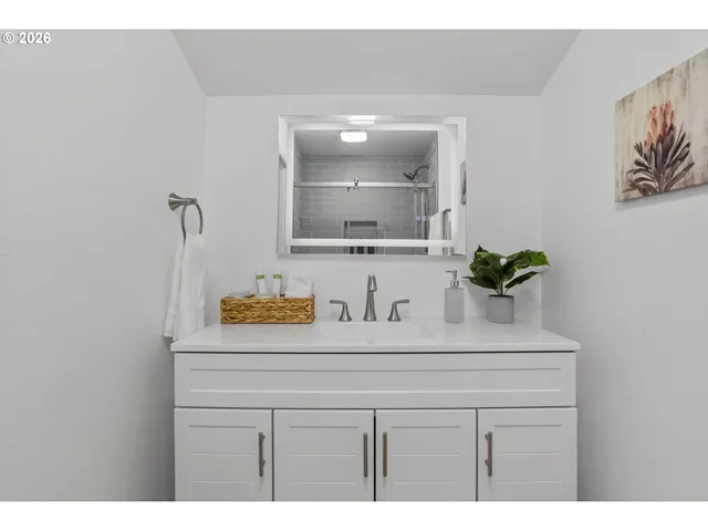 $799,900 | 7385 Southwest Alden Street, Portland, OR 97223