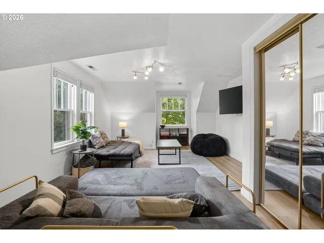 $799,900 | 7385 Southwest Alden Street, Portland, OR 97223