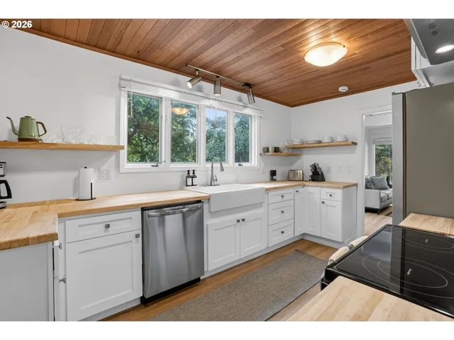 $799,900 | 7385 Southwest Alden Street, Portland, OR 97223