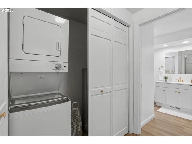 $799,900 | 7385 Southwest Alden Street, Portland, OR 97223