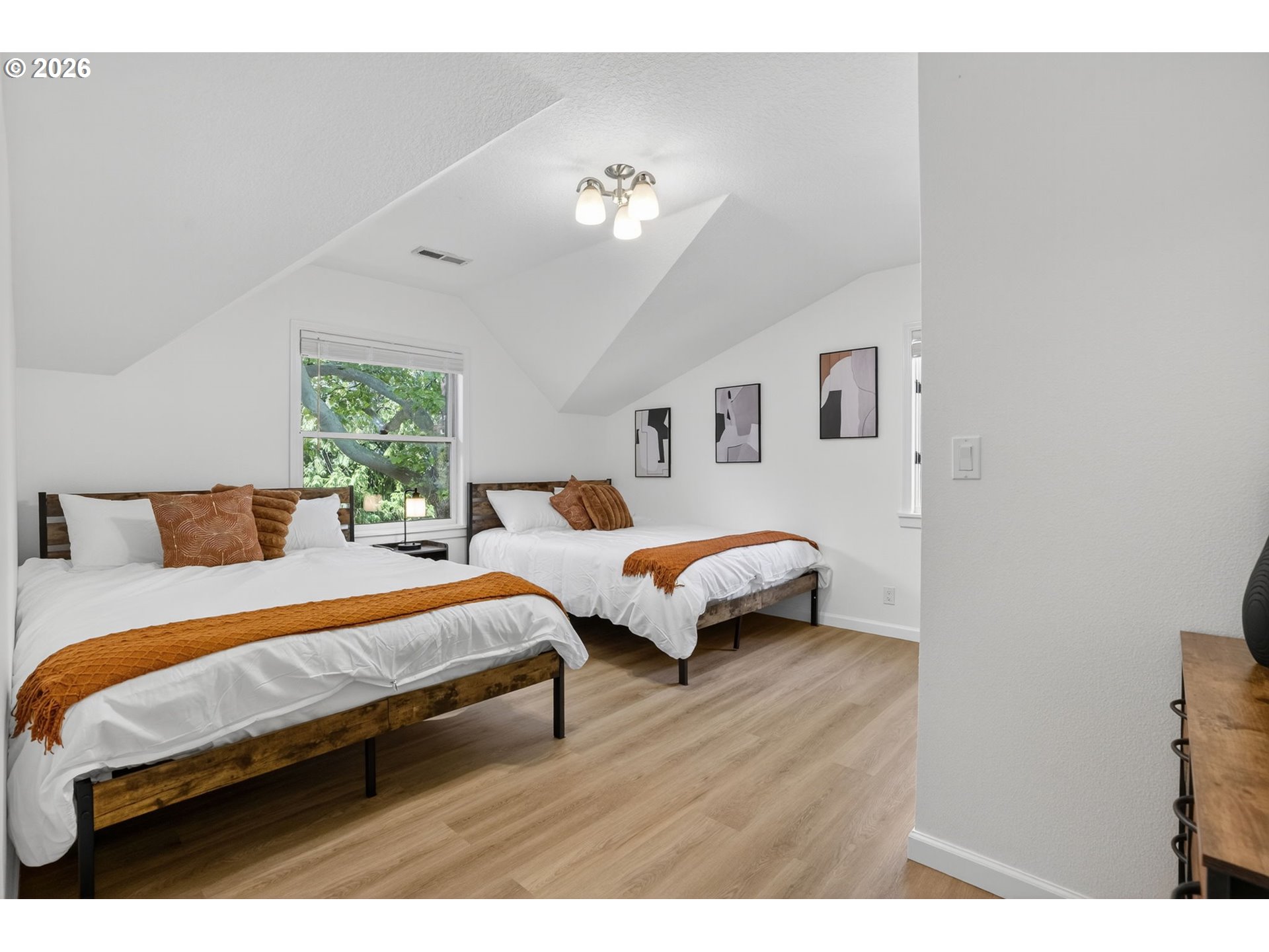 7385 Southwest Alden Street Portland, OR 97223 - Photo 5 of 48