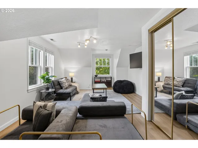 $799,900 | 7385 Southwest Alden Street, Portland, OR 97223