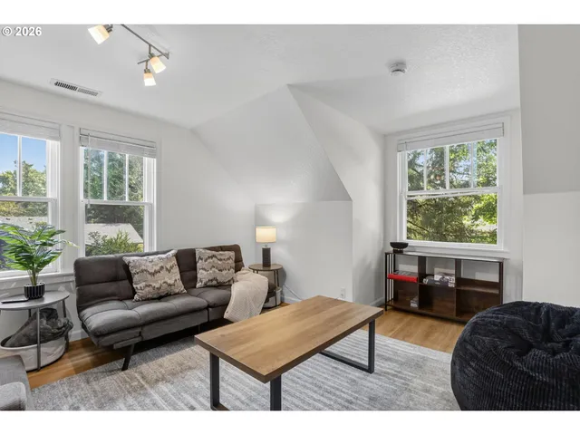 $799,900 | 7385 Southwest Alden Street, Portland, OR 97223