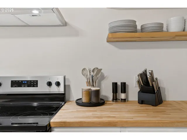 $799,900 | 7385 Southwest Alden Street, Portland, OR 97223