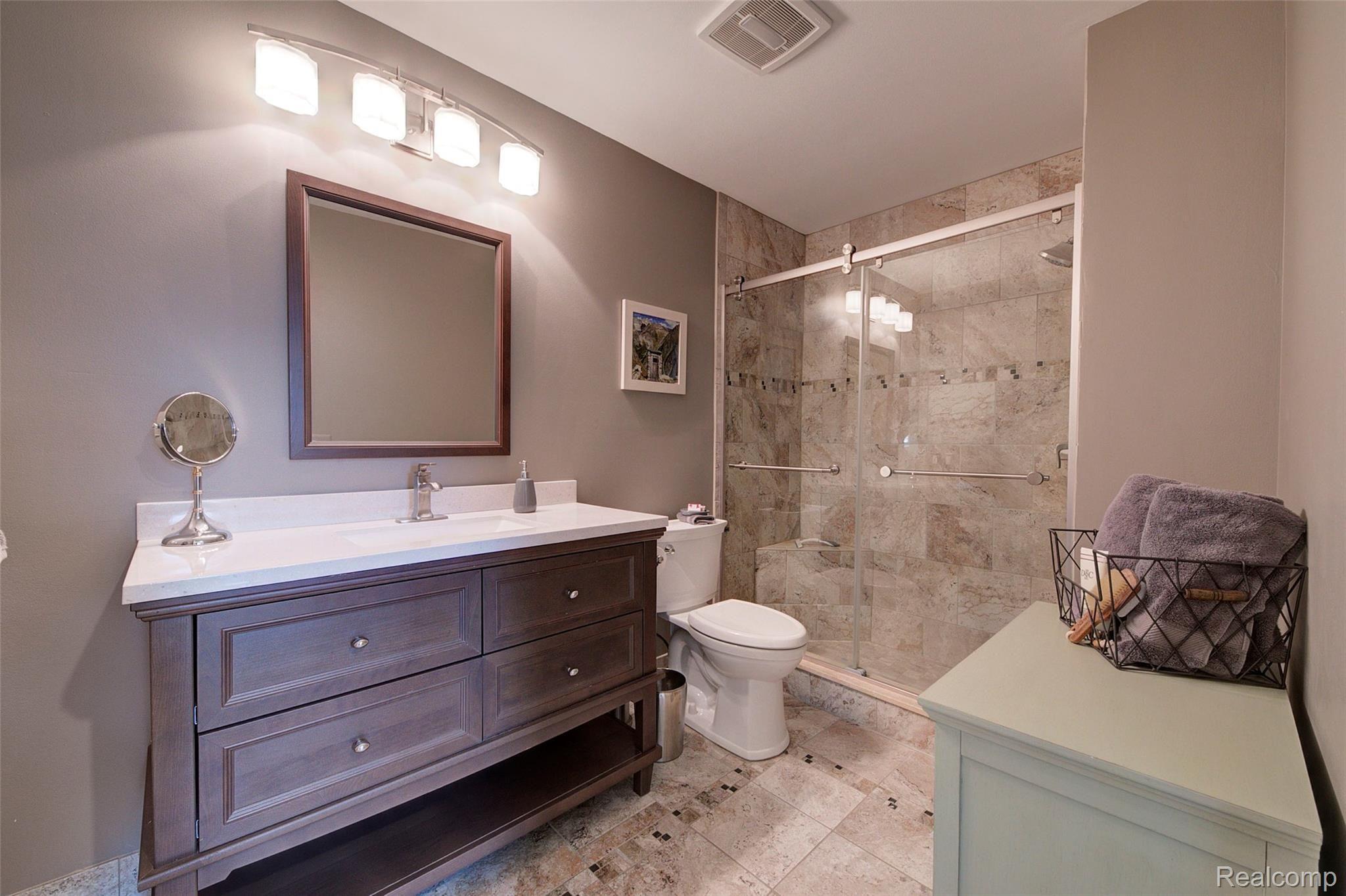 44501 Ridgefield Road Canton, MI 48188 - Photo 34 of 66 34 Bedroom 3.jpg