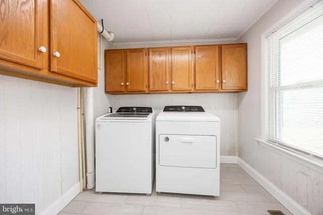 a bathroom with a toilet