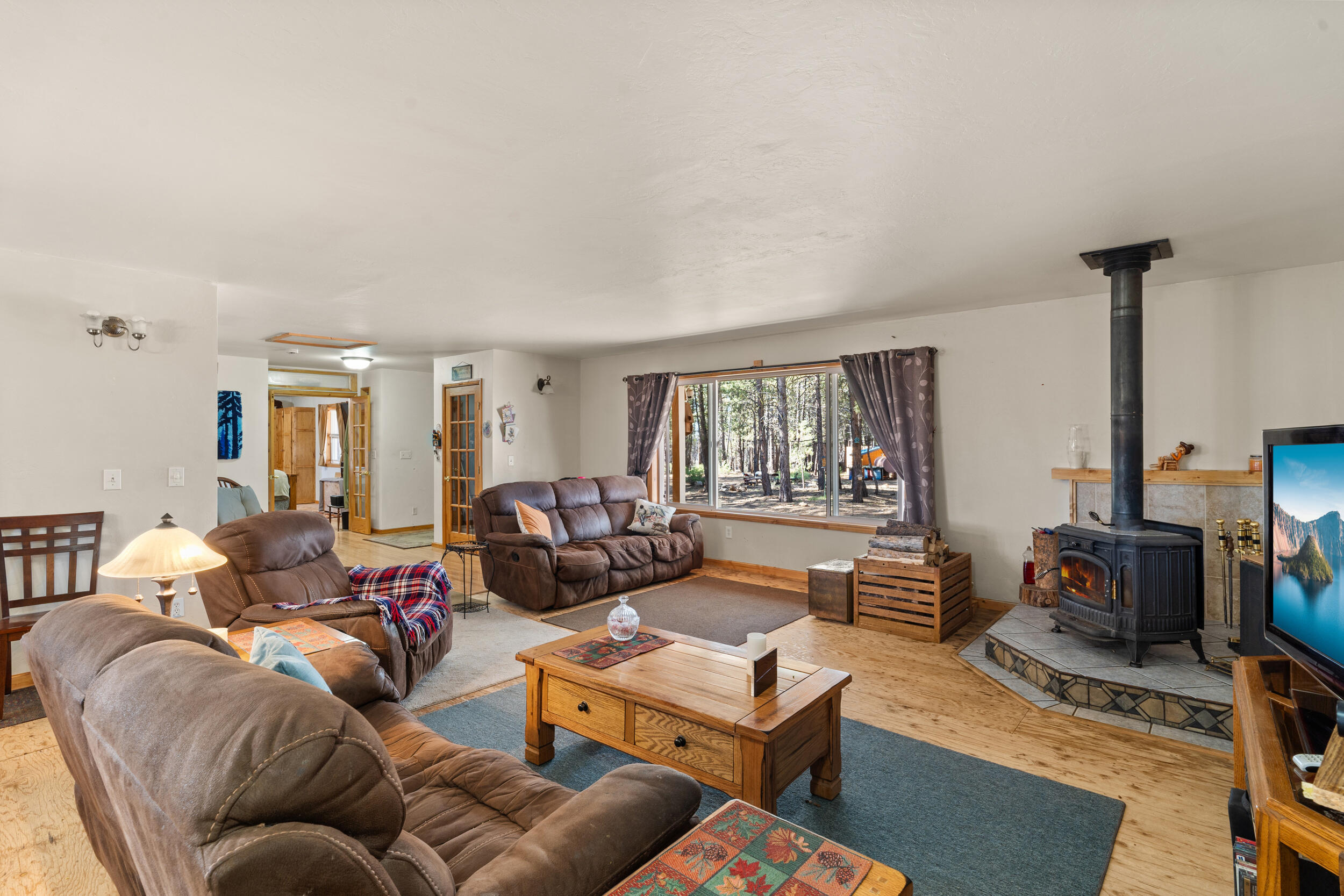 27 Blackpine Way Bly, OR 97622 - Photo 20 of 35 Living area