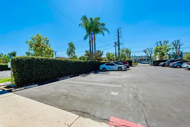 $2,100 | 391 Emerald Avenue, Unit 12, El Cajon, CA 92020