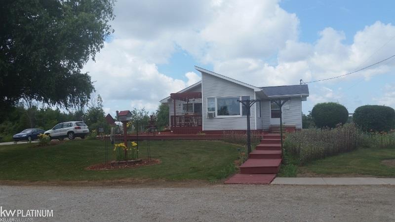 1460 North Ridge Road Carsonville, MI 48419 - Photo 3 of 49 31298281-2.JPG