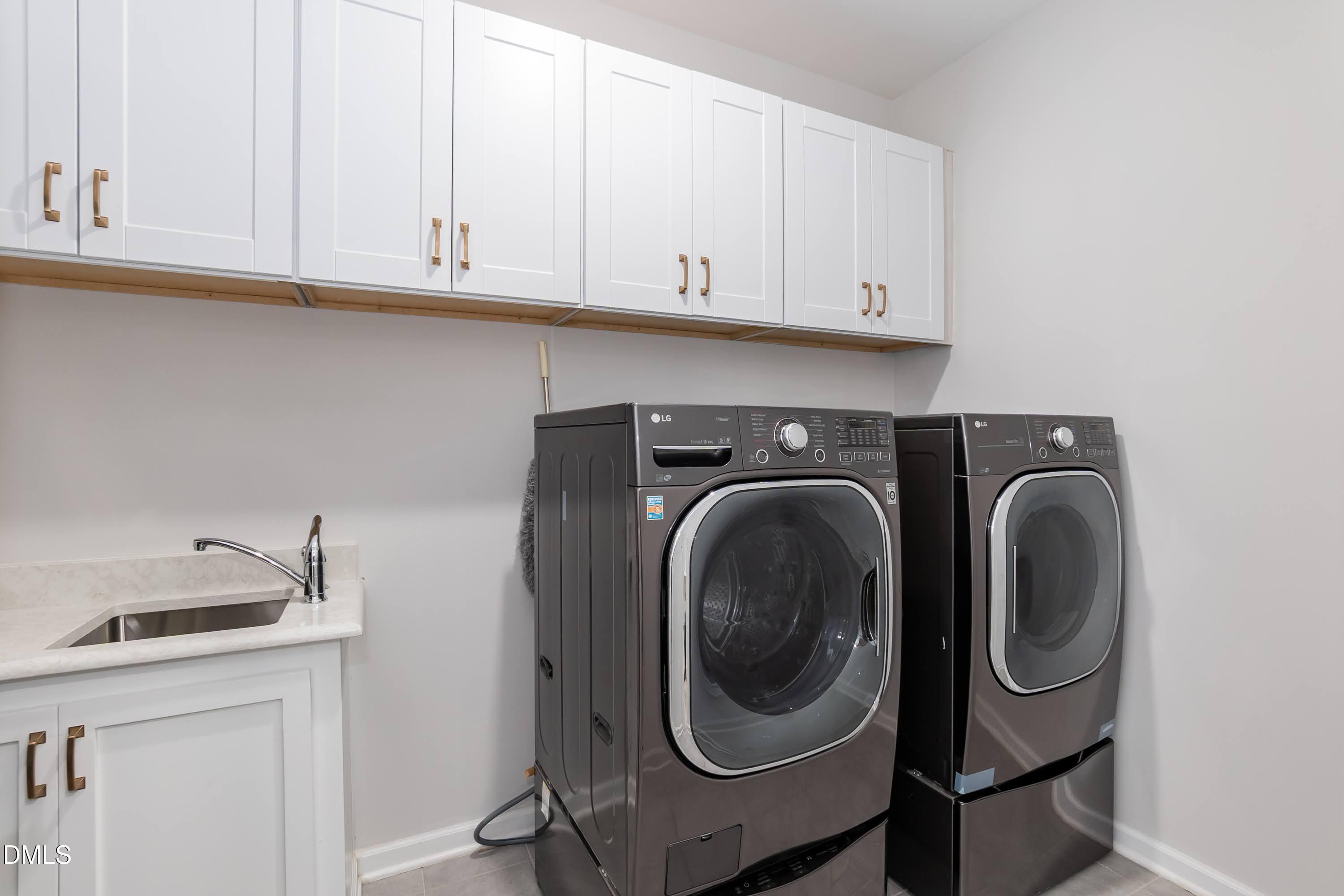 1650 Wilde Bend Apex, NC 27523 - Photo 20 of 51 Laundry 01