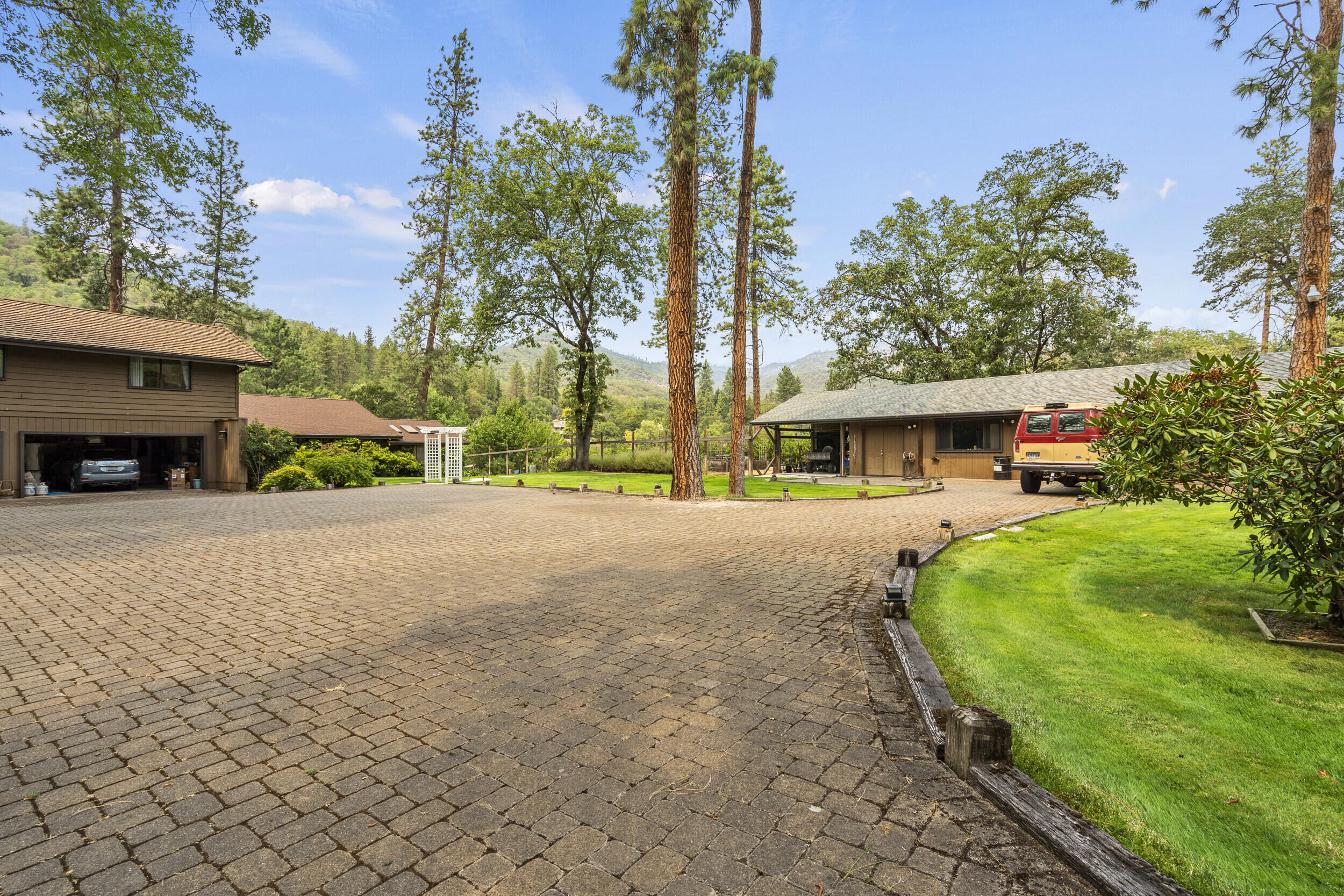 1407 Upper River Road Gold Hill, OR 97525 - Photo 51 of 58