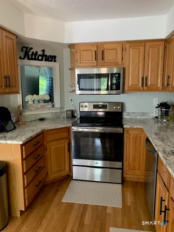 $275,900 | 380 Hitchcock Road, Unit 6, Waterbury, CT 06705