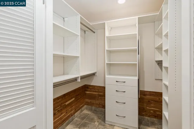 a view of walk in closet