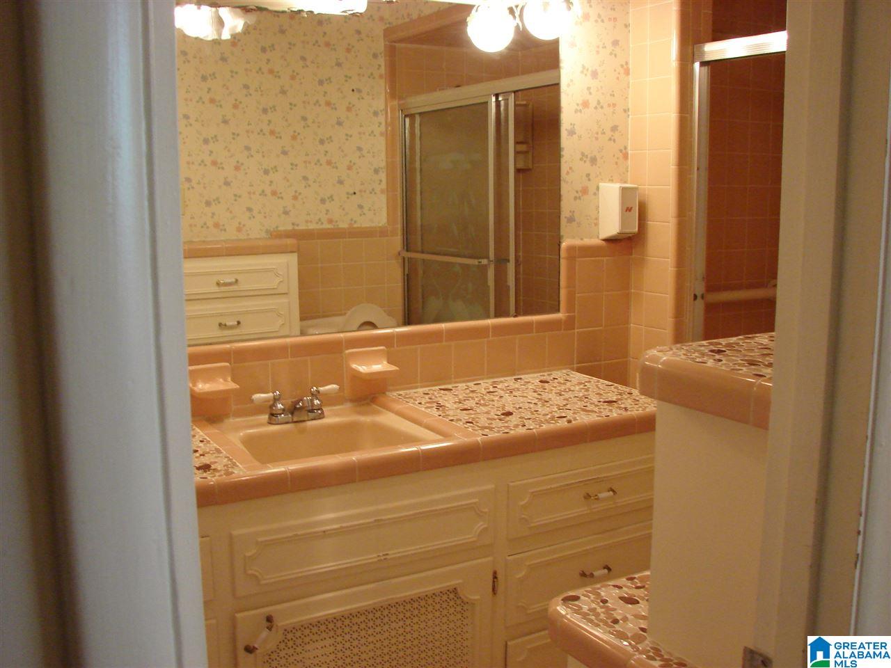1204 Eastern Valley Road Bessemer, AL 35020 - Photo 15 of 23