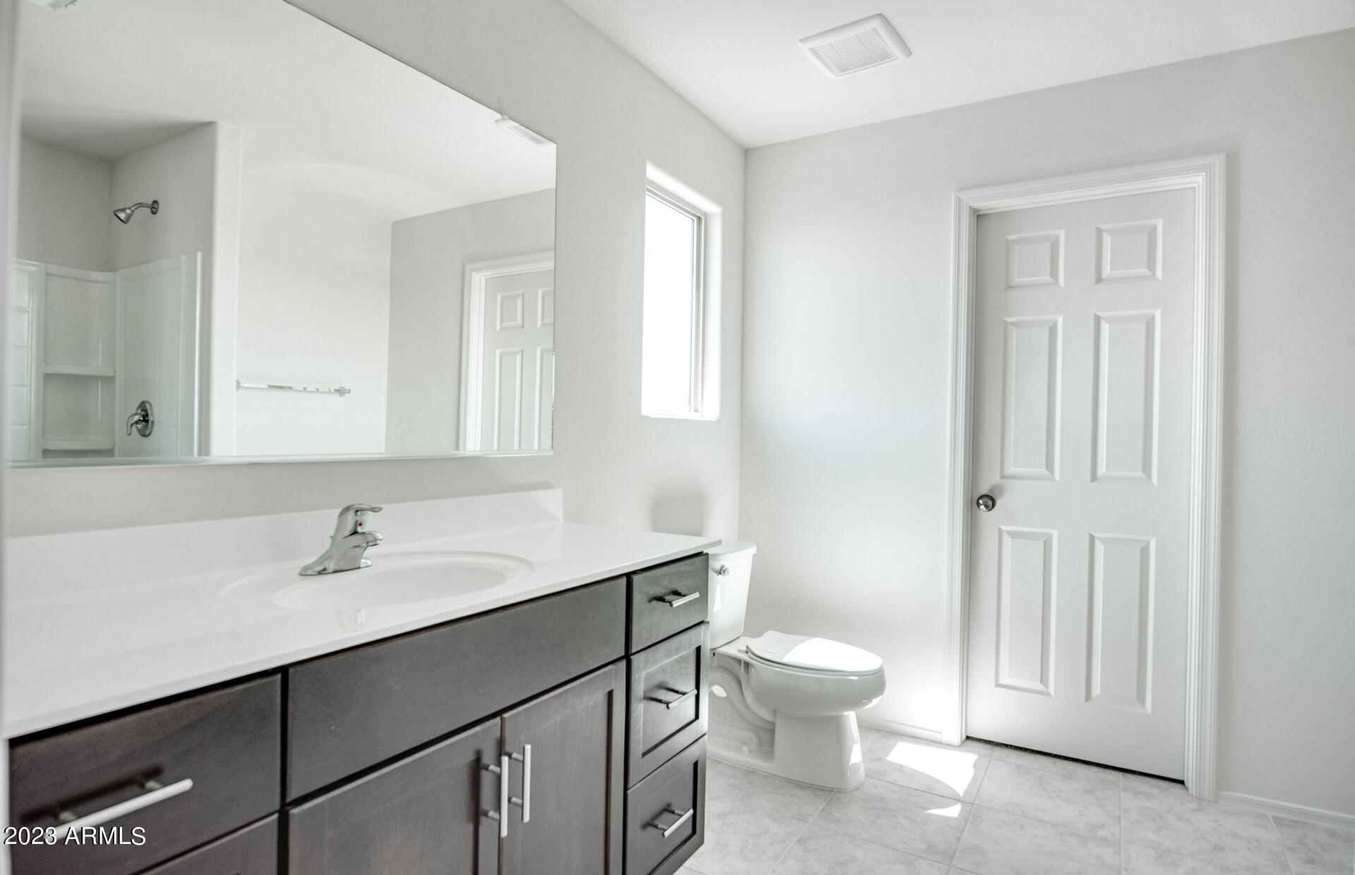 25307 West Romley Road Buckeye, AZ 85326 - Photo 20 of 25 Owner's Bathroom